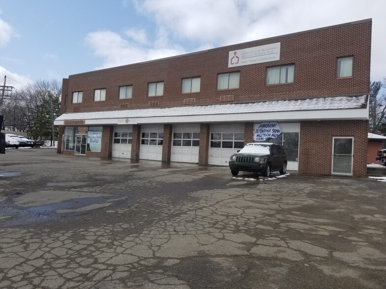 233 White St, Danbury, CT à louer - Photo principale – Image 3 sur 10
