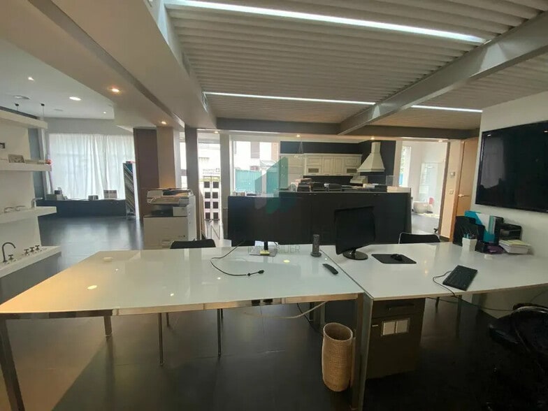 Local commercial dans Bois-Colombes à louer - Photo intérieure – Image 3 sur 12