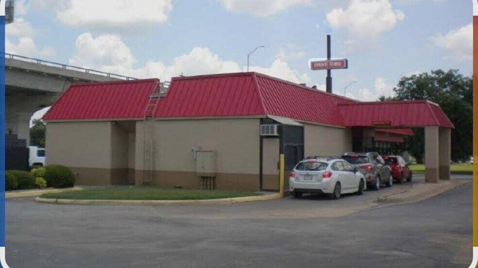 1304 Broad St, Wichita Falls, TX à vendre - Photo de l’immeuble – Image 2 sur 4