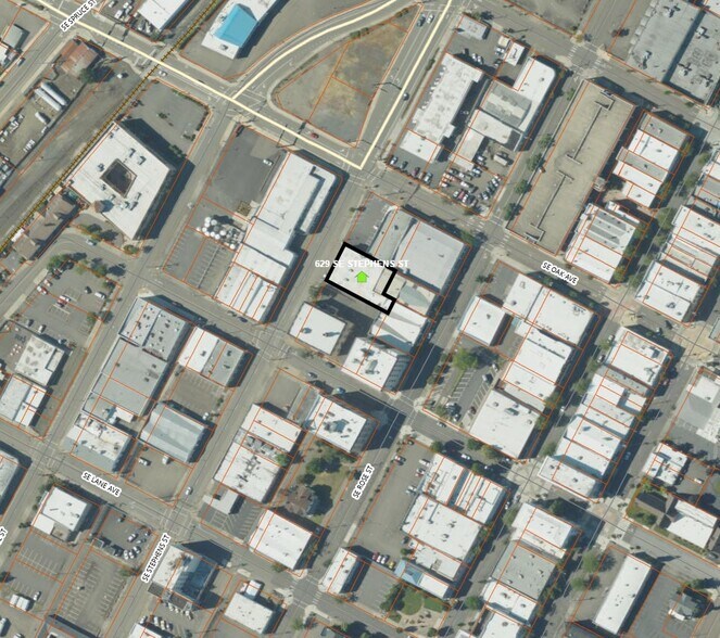 635 SE Stephens St, Roseburg, OR à vendre - Photo de l’immeuble – Image 2 sur 2