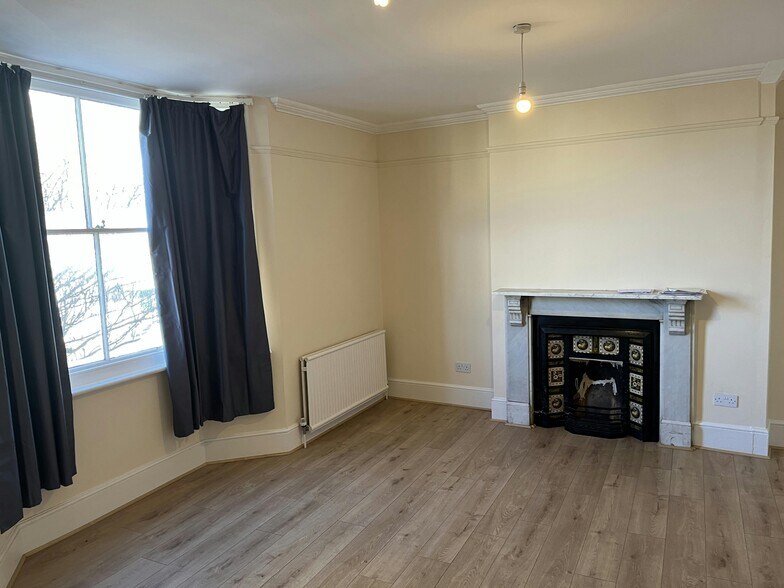 38 Buckingham St, Aylesbury à vendre - Photo de l’immeuble – Image 2 sur 11