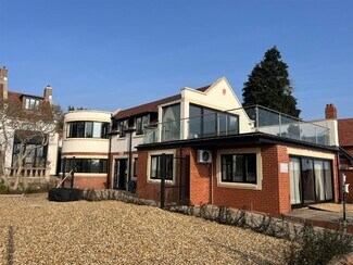 Plus de détails pour 11 Marine Parade, Penarth - Local commercial à louer