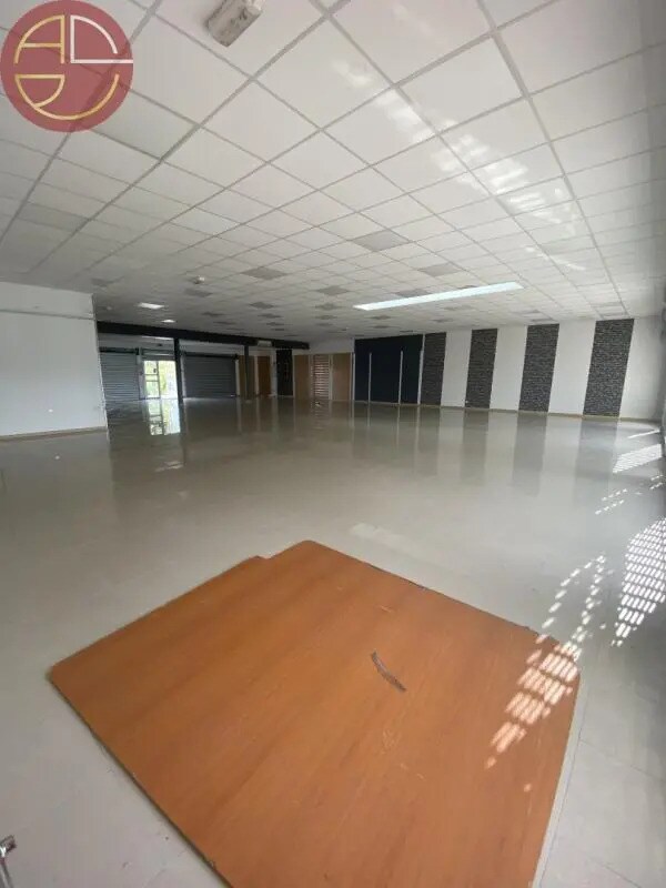 Plus de détails pour Local commercial à louer