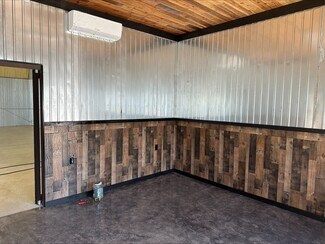 Plus de détails pour 1055 FM 2623, Seguin, TX - Local d'activités à louer