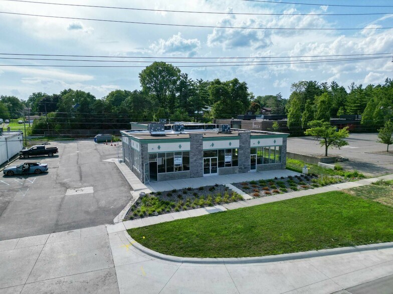 24281 Orchard Lake rd, Farmington Hills, MI à louer - Photo de l’immeuble – Image 1 sur 11