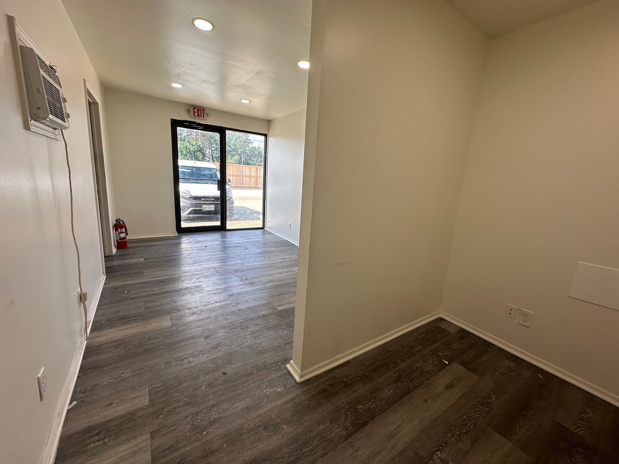 1325 S Houston Ave, Humble, TX à louer Photo intérieure– Image 1 sur 6