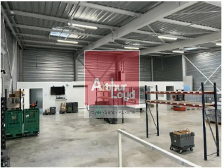 Industriel/Logistique dans Nogent-sur-Seine à vendre - Photo de l’immeuble – Image 1 sur 1