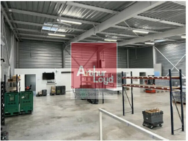 Plus de détails pour 28 Avenue Du General De Gaulle, Nogent-sur-Seine - Industriel/Logistique à vendre