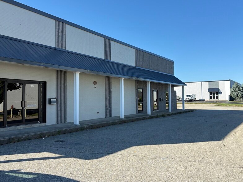 4775 Interstate Dr, Cincinnati, OH à louer - Photo de l’immeuble – Image 1 sur 2