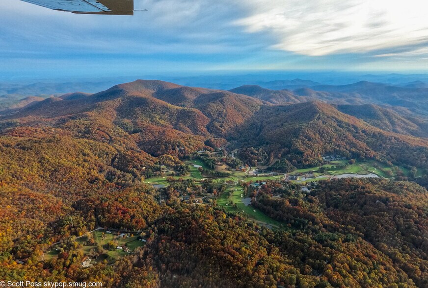 696 Sky Valley Way, Sky Valley, GA à vendre - Photo de l’immeuble – Image 1 sur 11