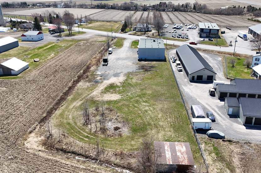 121 Rte 158, Saint-Thomas, QC à louer - Photo de l’immeuble – Image 2 sur 3