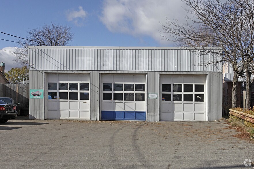 827 Lakeshore Rd E, Mississauga, ON à vendre - Photo de l’immeuble – Image 1 sur 2