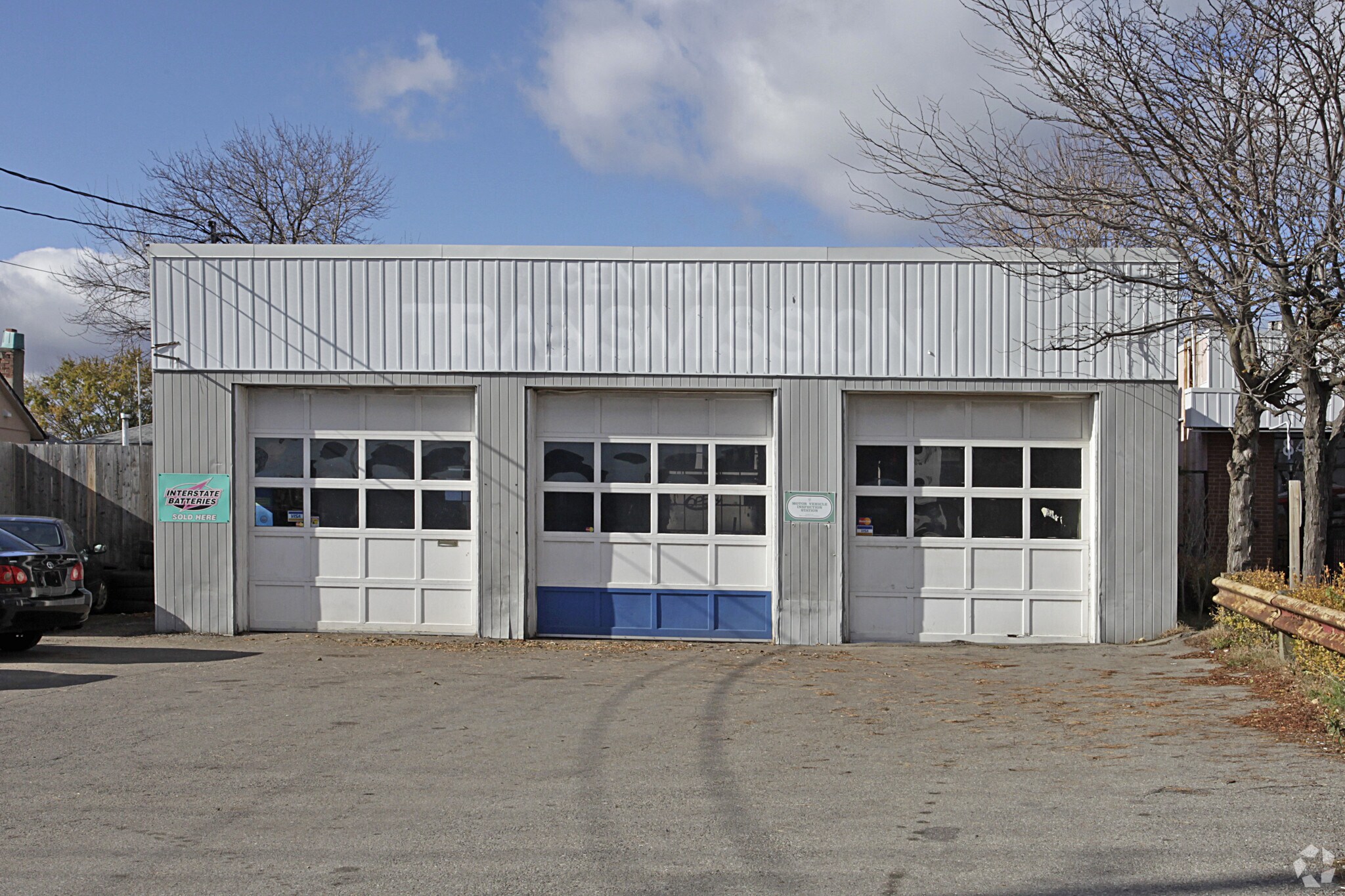 827 Lakeshore Rd E, Mississauga, ON à vendre Photo de l’immeuble– Image 1 sur 3