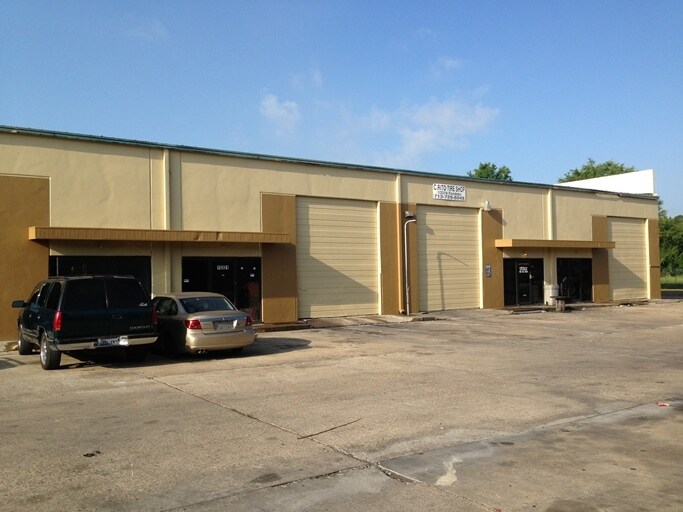 13301-13379 Fondren Rd, Houston, TX à louer - Photo de l’immeuble – Image 2 sur 2
