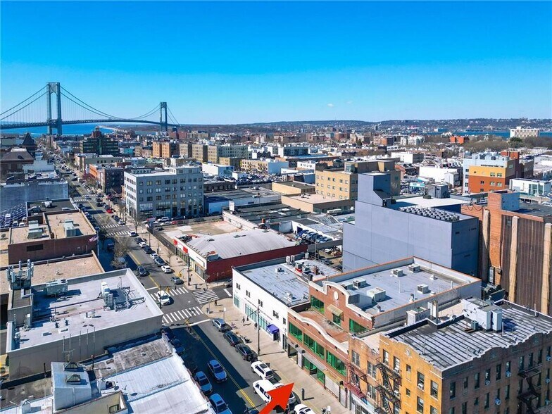 8710 5th Ave, Brooklyn, NY à louer - Photo de l’immeuble – Image 2 sur 29