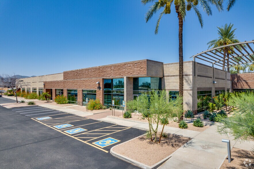 1729 W Greentree Dr, Tempe, AZ à louer - Photo de l’immeuble – Image 2 sur 11
