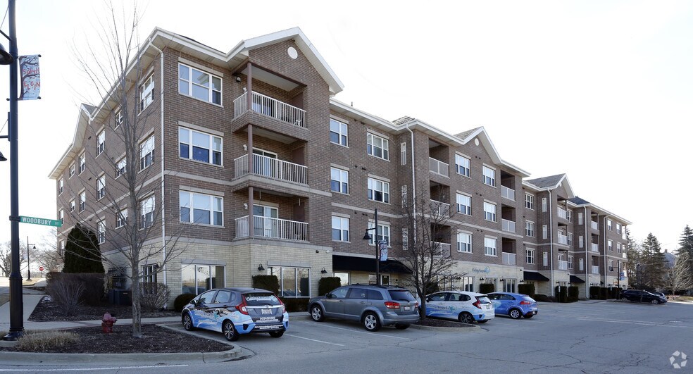 15-85 N Woodbury St, South Elgin, IL à louer - Photo de l’immeuble – Image 2 sur 30