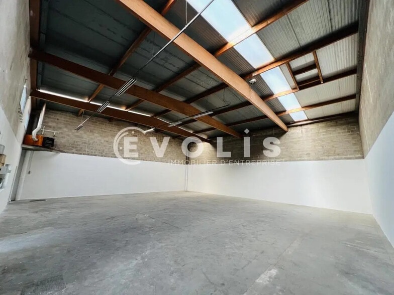 35 Boulevard De Beaubourg, Émerainville à louer - Photo de l’immeuble – Image 3 sur 7