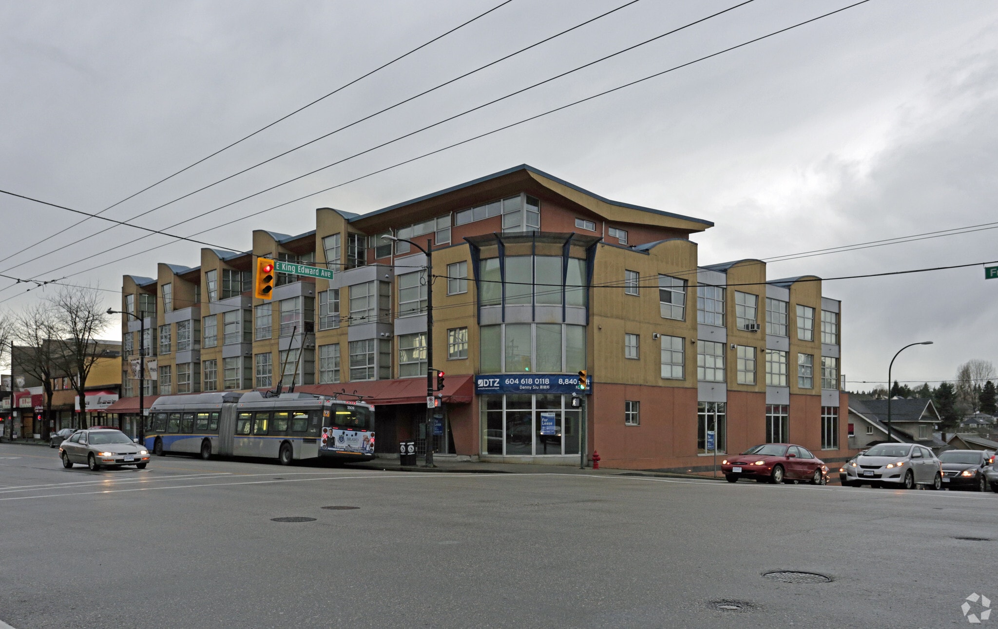 4103 Fraser St, Vancouver, BC à louer Photo de l’immeuble– Image 1 sur 7