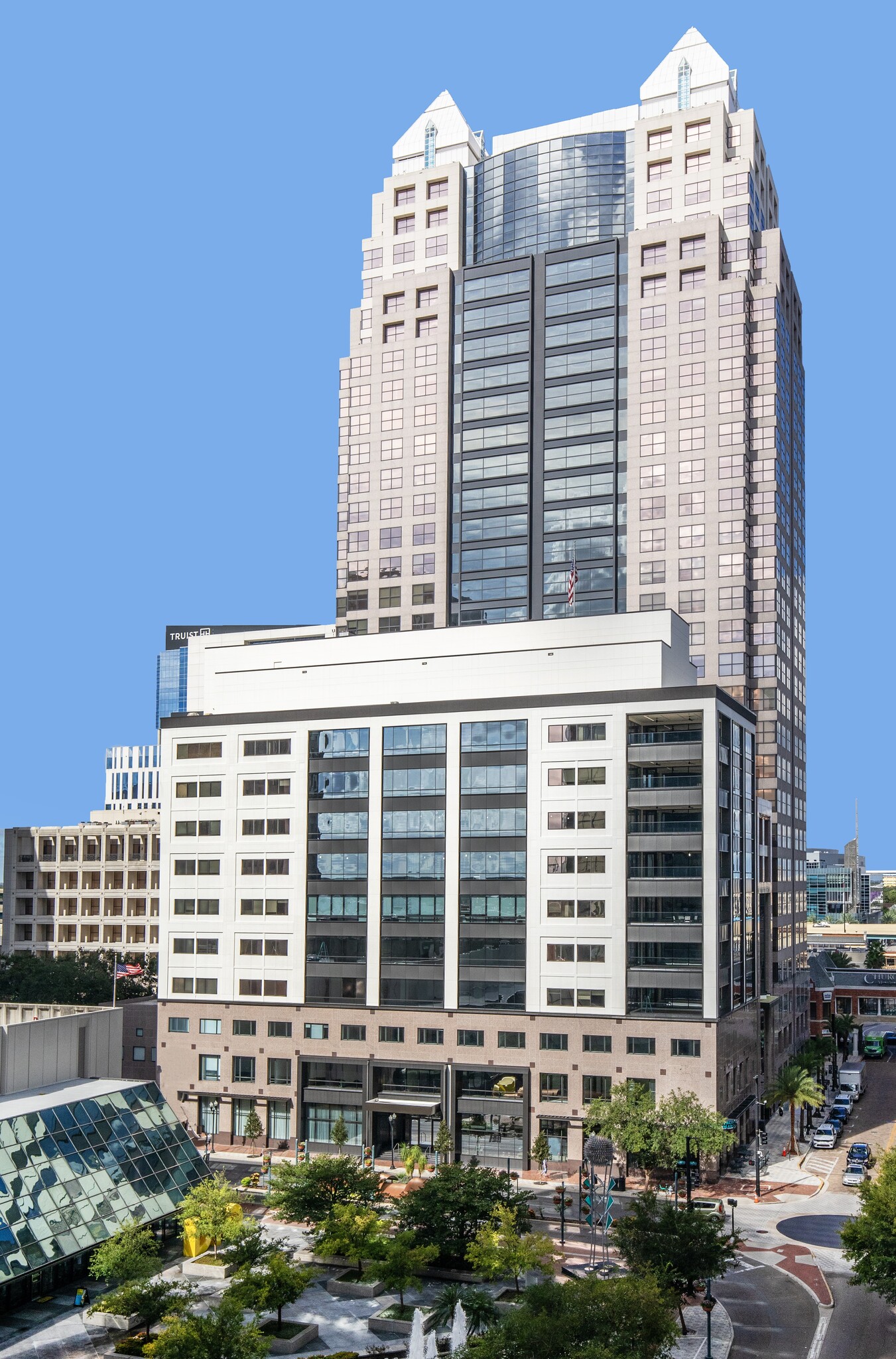 200 S Orange Ave, Orlando, FL à louer Photo principale– Image 1 sur 11