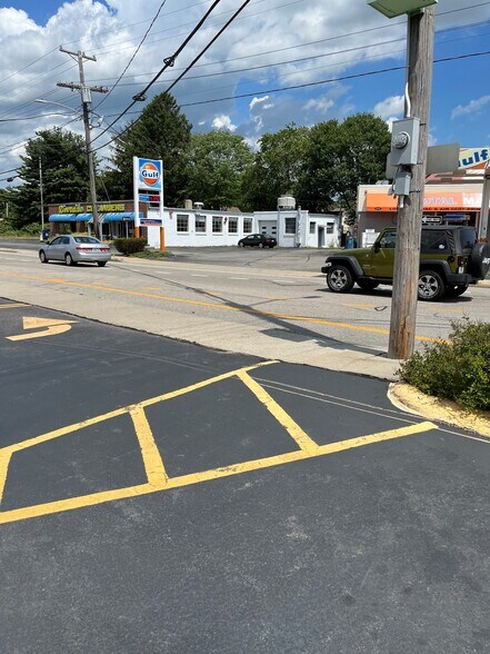 960 Willett Ave, Riverside, RI à louer - Photo de l’immeuble – Image 3 sur 3