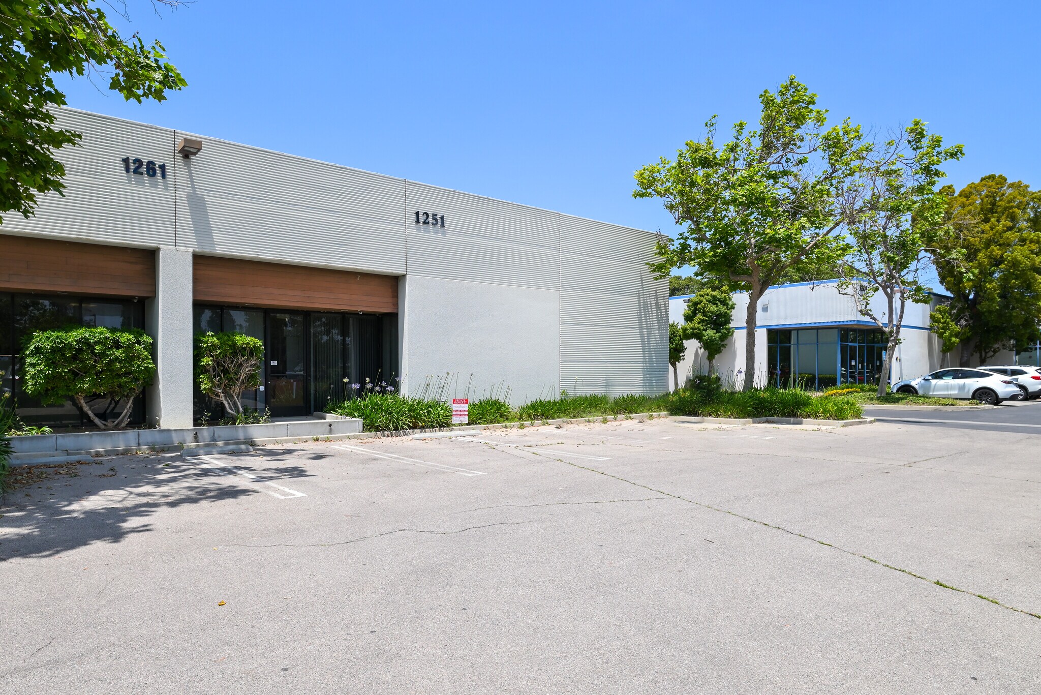 1251-1271 Vanguard Dr, Oxnard, CA à louer Photo principale– Image 1 sur 9