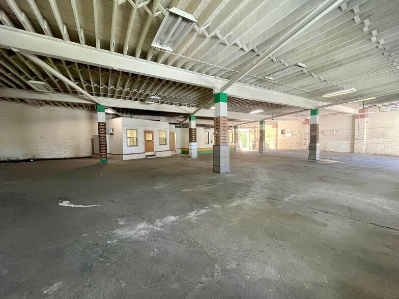 344 E 25th St, Baltimore, MD à vendre - Photo de l’immeuble – Image 3 sur 17