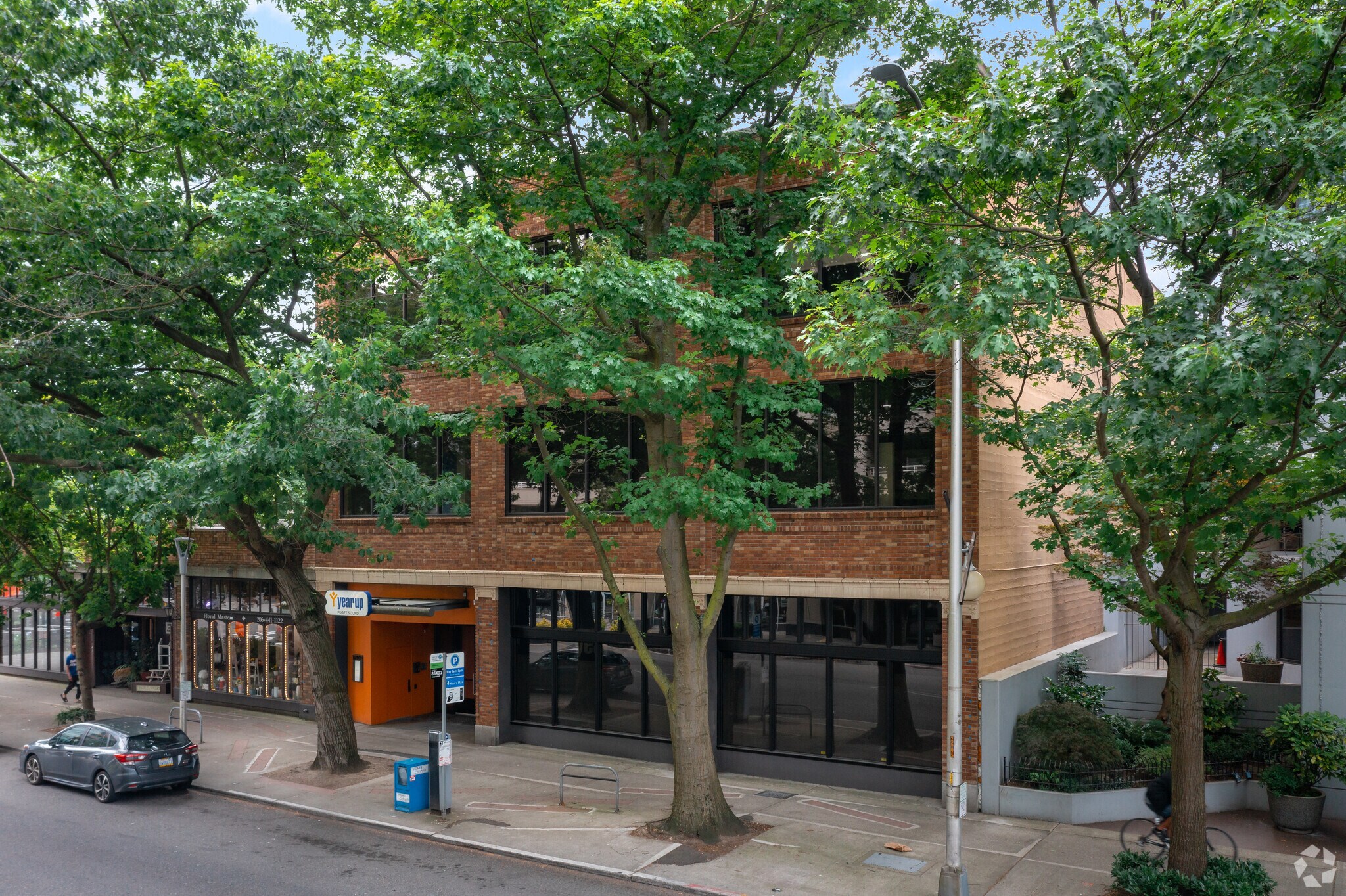 2607 2nd Ave, Seattle, WA à louer Photo principale– Image 1 sur 6