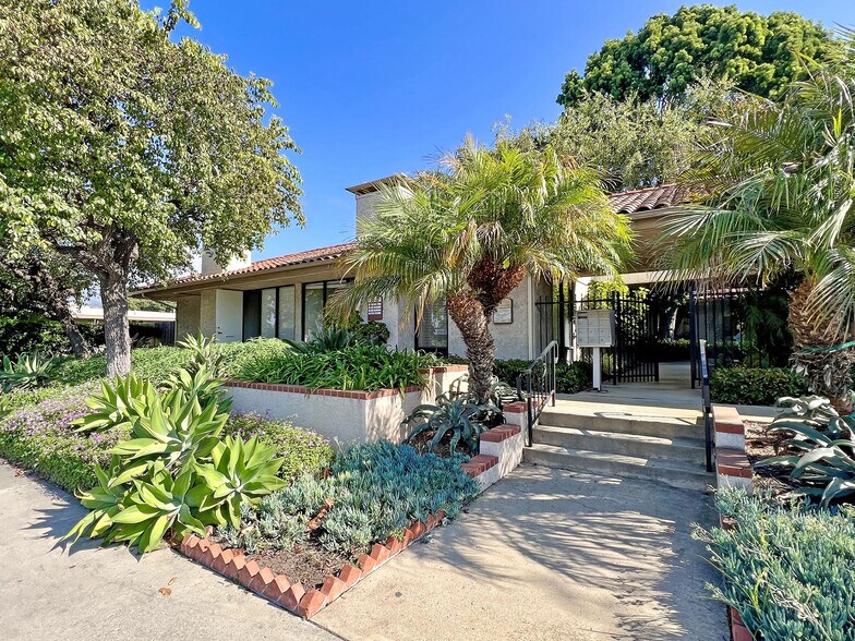 5320 Carpinteria Ave, Carpinteria, CA à louer - Photo de l’immeuble – Image 1 sur 27