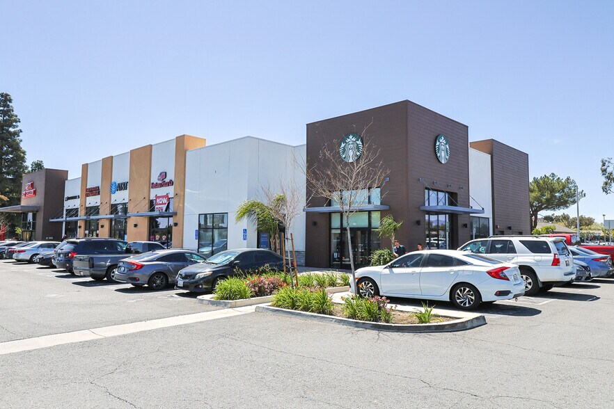 9885 Sierra Ave, Fontana, CA à louer - Photo de l’immeuble – Image 3 sur 6