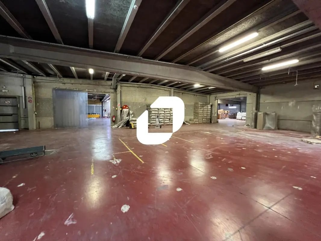 Local d’activités dans Halluin à louer Photo de l’immeuble– Image 1 sur 12