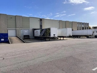 Plus de détails pour Bureau, Industriel/Logistique à louer