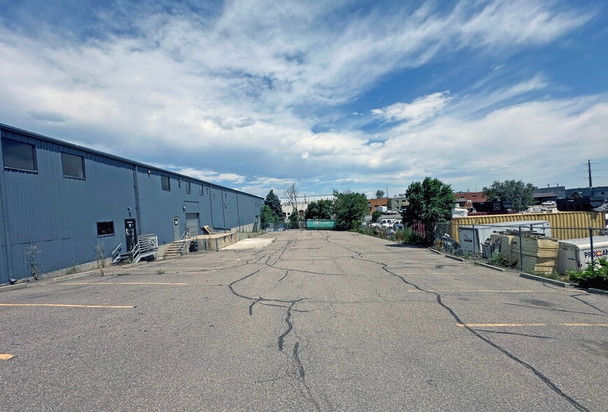 1795 W Yale Ave, Englewood, CO à louer - Photo de l’immeuble – Image 3 sur 18