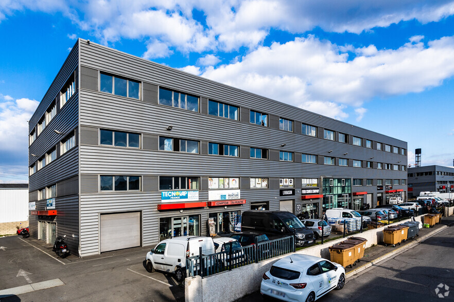 Bureau dans Villeneuve-la-Garenne à louer - Photo de l’immeuble – Image 3 sur 5