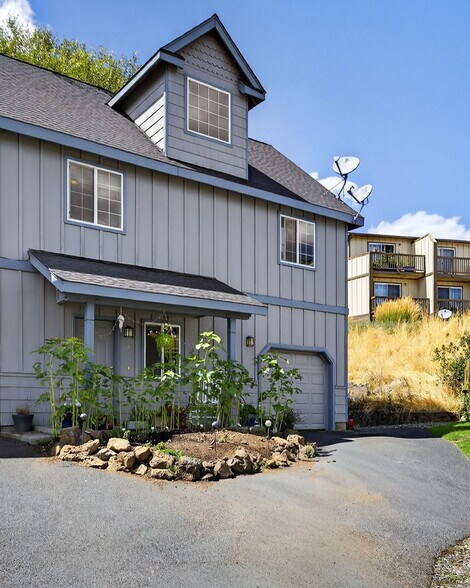 1419 NE Lucinda Ct, Bend, OR à vendre - Photo de l’immeuble – Image 2 sur 28