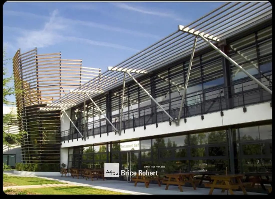 333 Cours Du Troisième Millénaire, Saint-Priest à louer Photo de l’immeuble– Image 1 sur 5