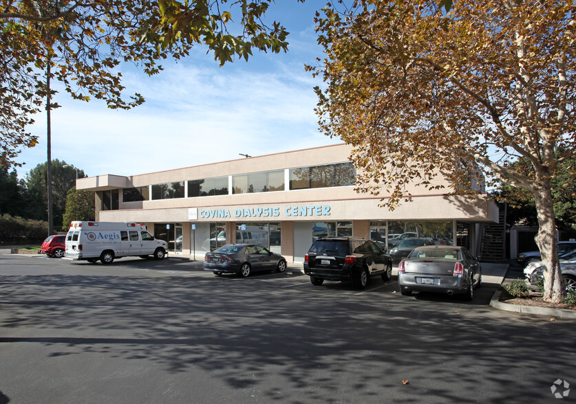 1543 W Garvey Ave N, West Covina, CA à louer - Photo de l’immeuble – Image 2 sur 13