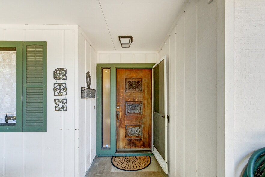 4833 College Oak Dr, Sacramento, CA à vendre - Photo principale – Image 2 sur 76