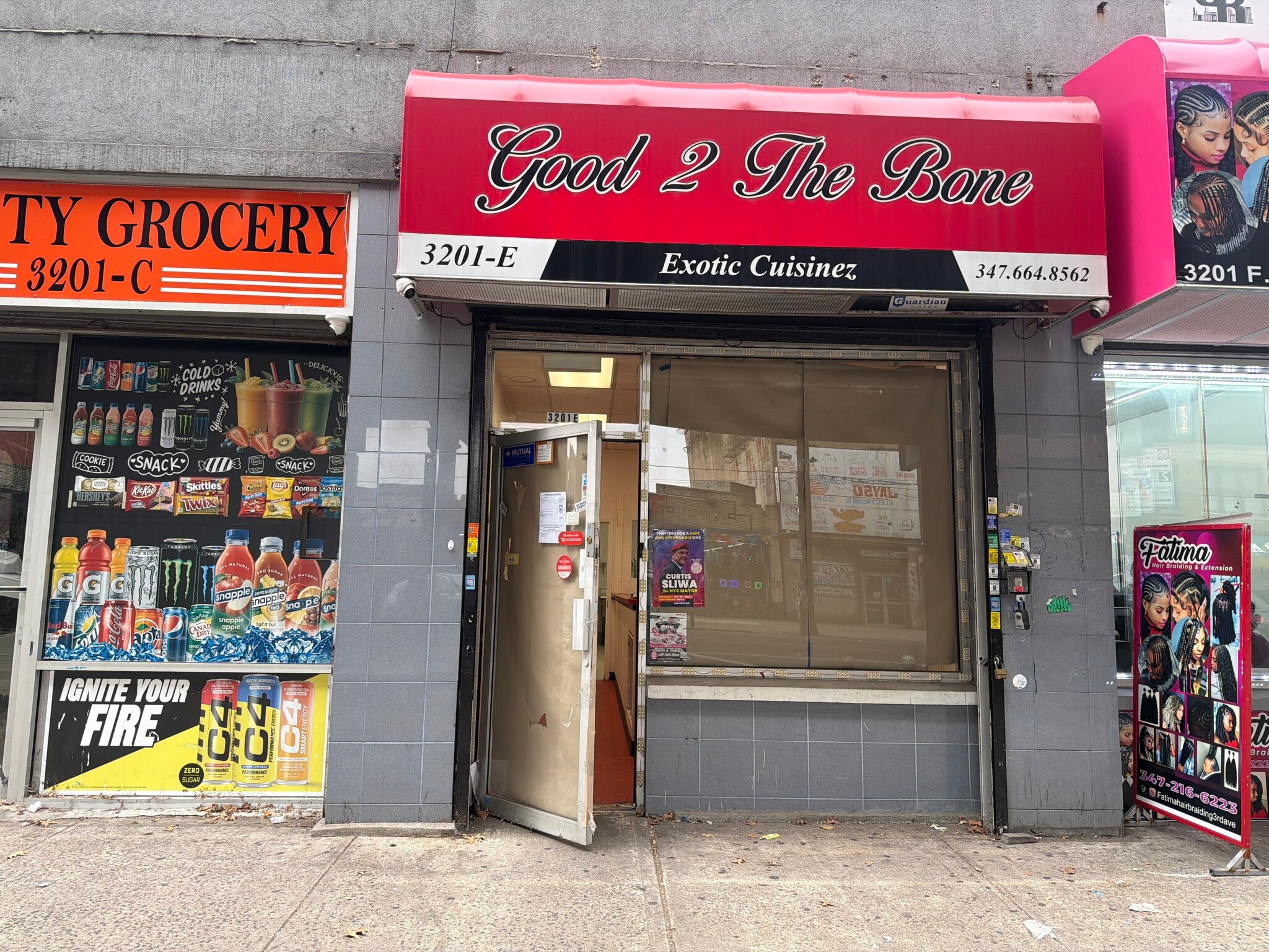 3201-3211 White Plains Rd, Bronx, NY à louer Photo de l’immeuble– Image 1 sur 3