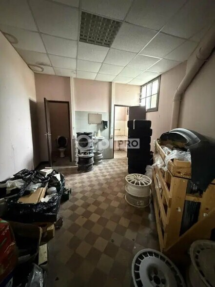 Local d’activités dans Saint-Laurent-d'Andenay à louer - Photo intérieure – Image 3 sur 5