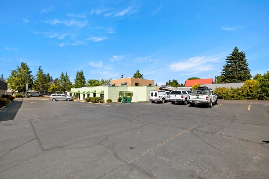 2318 Pacific Ave, Forest Grove, OR à vendre - Photo de l’immeuble – Image 3 sur 21