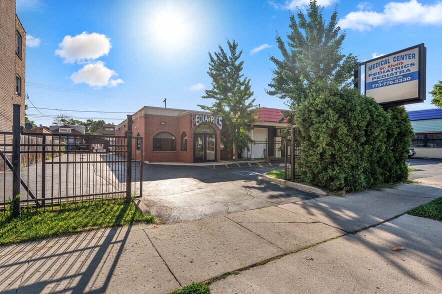 6021 S Kedzie Ave, Chicago, IL à vendre - Photo de l’immeuble – Image 1 sur 23