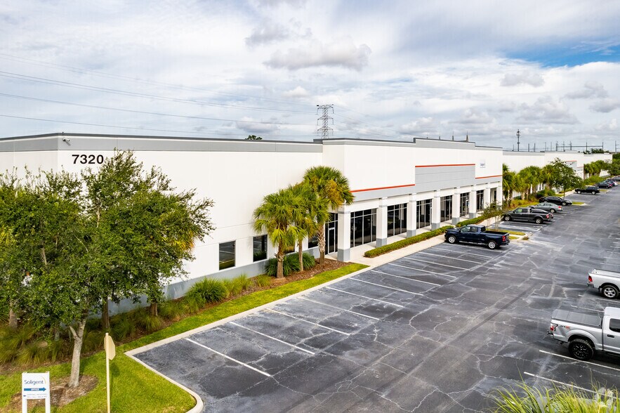 7320 Kingspointe Pky, Orlando, FL à louer - Photo de l’immeuble – Image 3 sur 6
