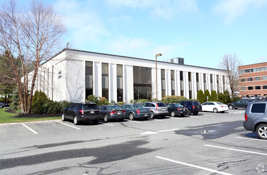 260 Cochituate Rd, Framingham, MA à louer - Photo de l’immeuble – Image 1 sur 6