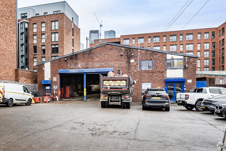 3 Worrall St, Salford à louer - Photo principale – Image 1 sur 19