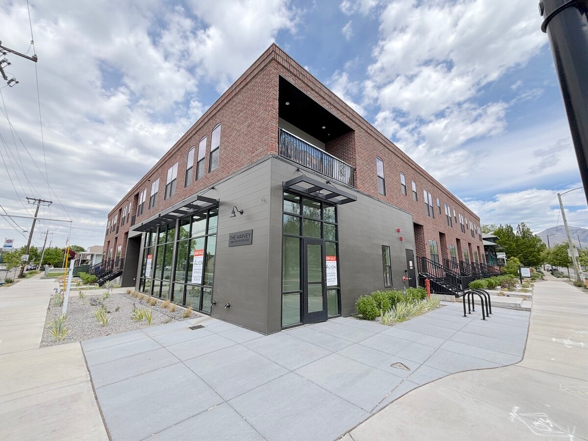 501 East 2700 South, Salt Lake City, UT 84106 - Lot 104 - - Photo intérieure - Image 2 of 10