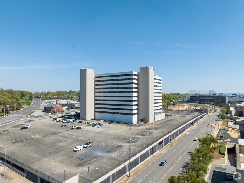 2001 12th Ave N, Birmingham, AL à louer - Photo de l’immeuble – Image 2 sur 4