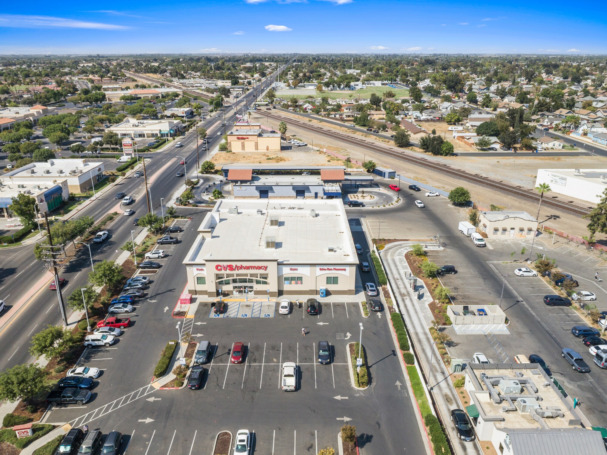 574 W Lacey Blvd, Hanford, CA à vendre Photo de l’immeuble– Image 1 sur 8