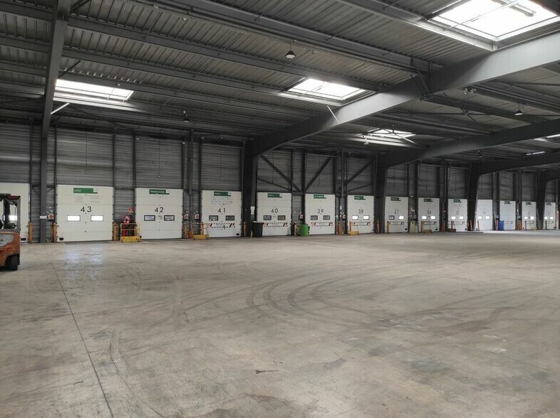 Industriel/Logistique dans Gignac-la-Nerthe à louer - Photo de l’immeuble – Image 3 sur 5