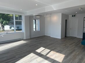 17 Av De La Baie-De-Valois, Pointe-claire, QC à louer Photo intérieure– Image 2 sur 9